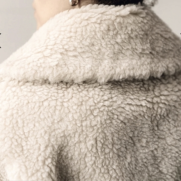 NOWT abercrombie and fitch cream long teddy. L - Picture 3 of 6